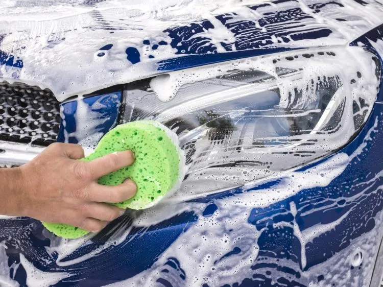 mycie ręczne samochodu